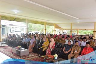 Safari Ramadhan Perdana, Bupati Kasmarni Serahkan Bantuan Kepada Masyarakat Bengkalis